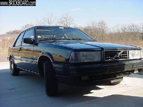 Volvo 700 -- 