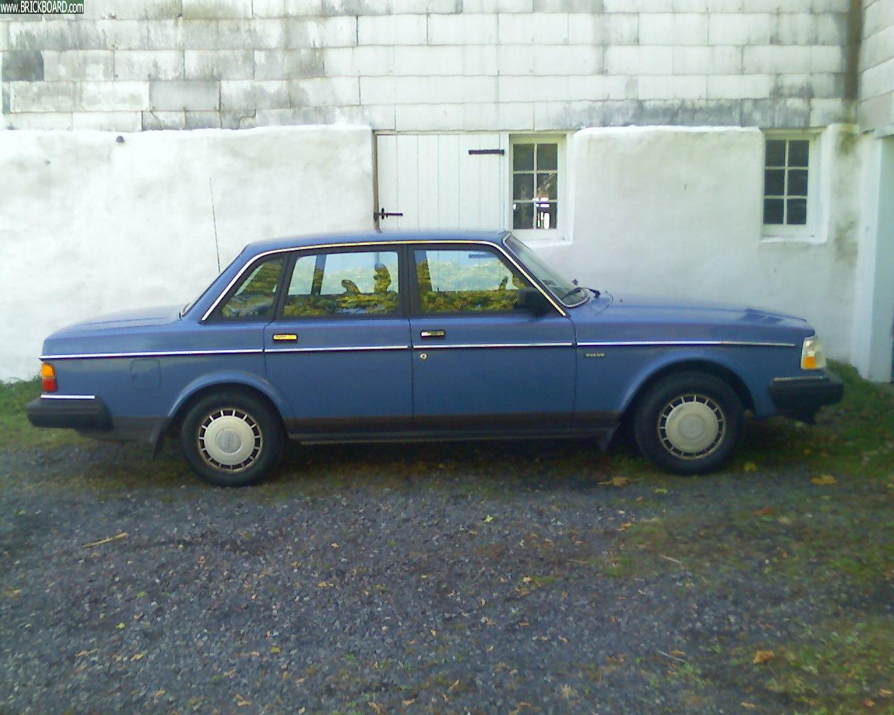 Volvo 200 -- 1988 240dl- PERFECT