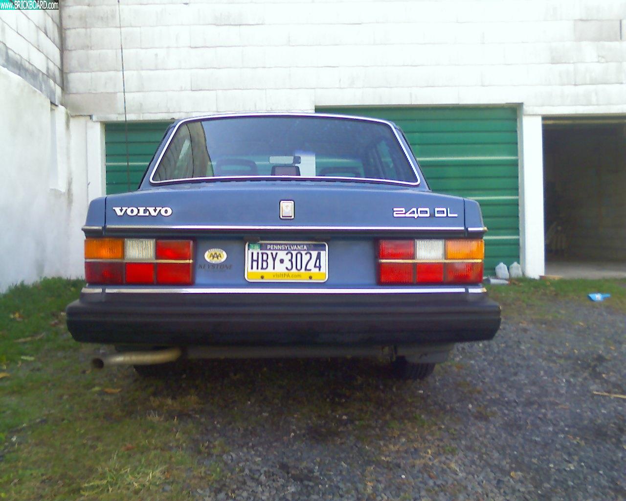 Volvo  -- 1988 240dl- PERFECT