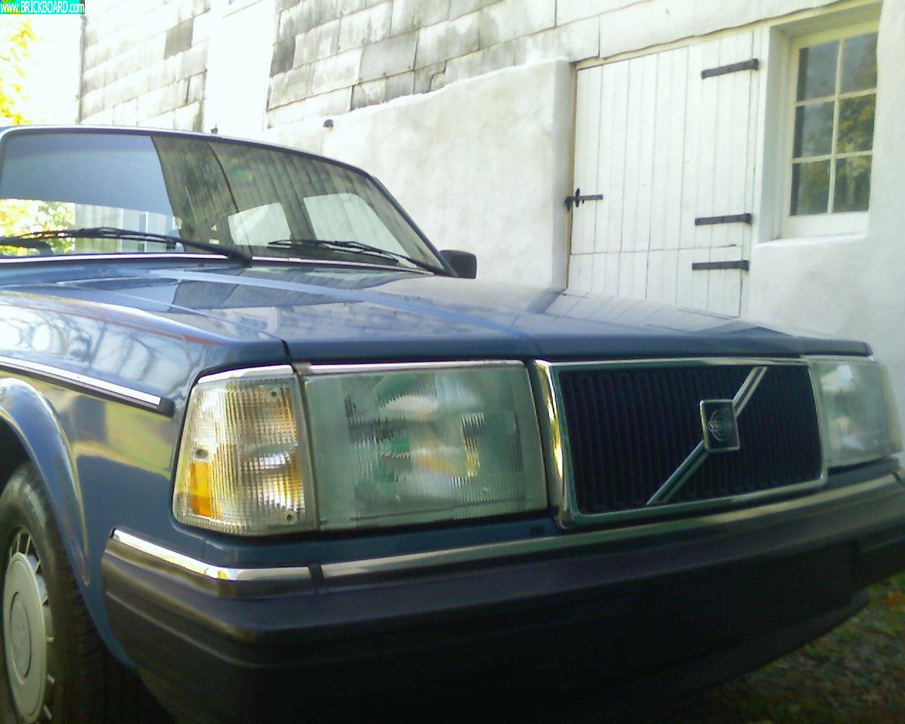 Volvo  -- 1988 240dl- PERFECT