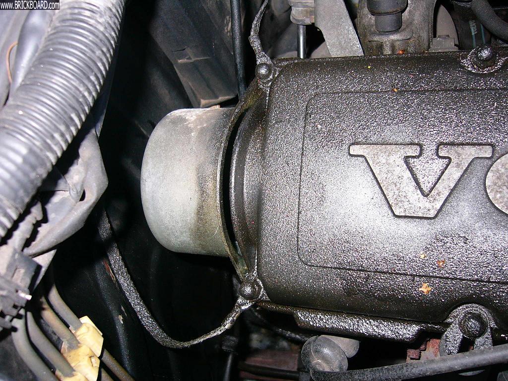 Volvo 900 -- Rear Valve Cover