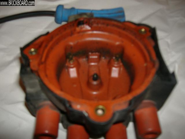 Volvo 700 -- distributor cap