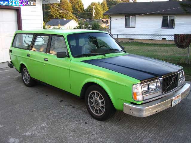 Volvo  -- 1982 Volvo 245