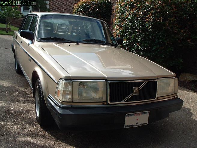 Volvo  -- 1993 Volvo 240