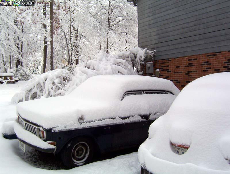 Volvo  -- 67 144 in the Snow