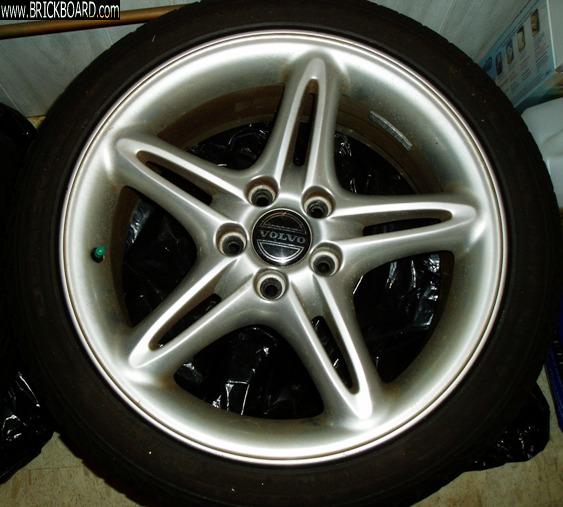 Volvo  -- 17" Canisto wheel