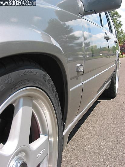Volvo 700 -- 745 v8