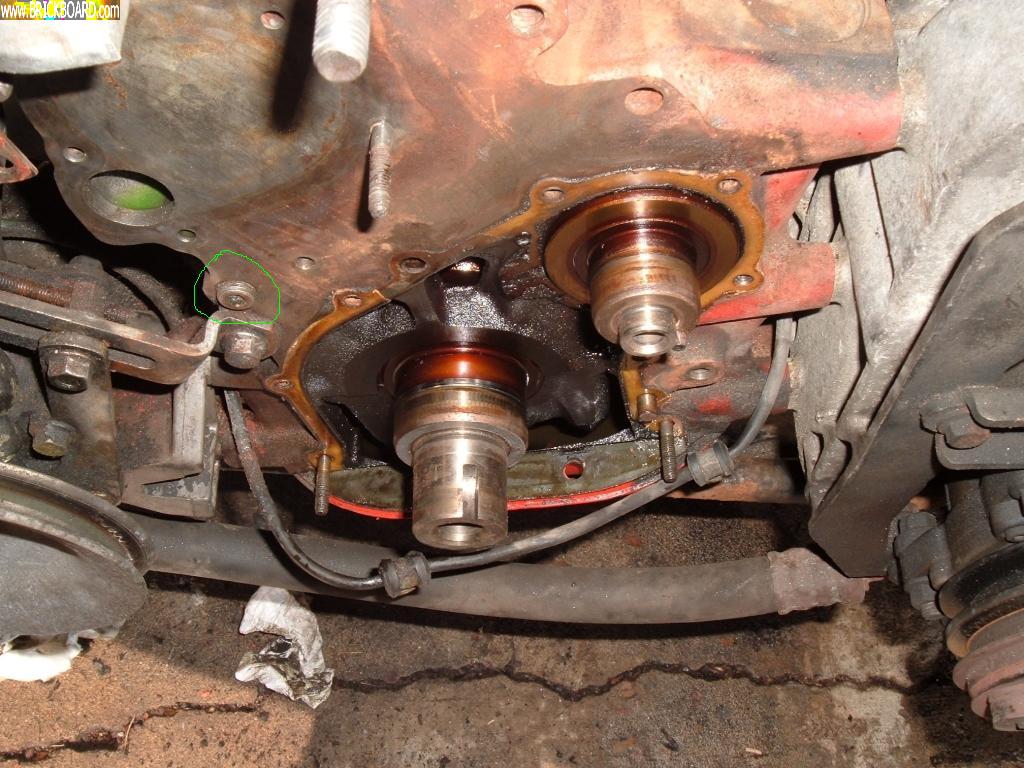 Volvo  -- oil pressure test port