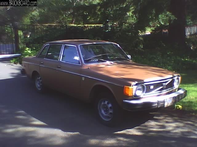 Volvo 140-160 -- '74 144GL Nice project with factory sunroof!