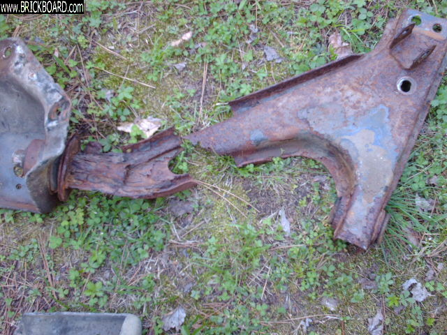 Volvo  -- 240 pass control arm