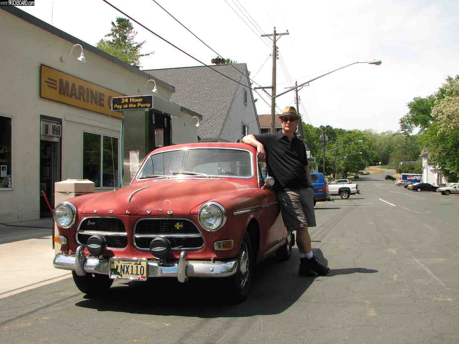 Volvo  -- 122S