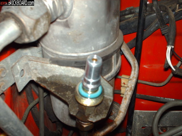 Volvo 700 -- AC fill valve