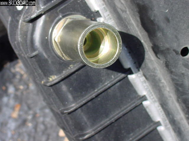 Volvo  -- 1999 v70 radiator oil connector