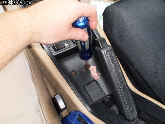 Volvo 700 -- Shifter looseness