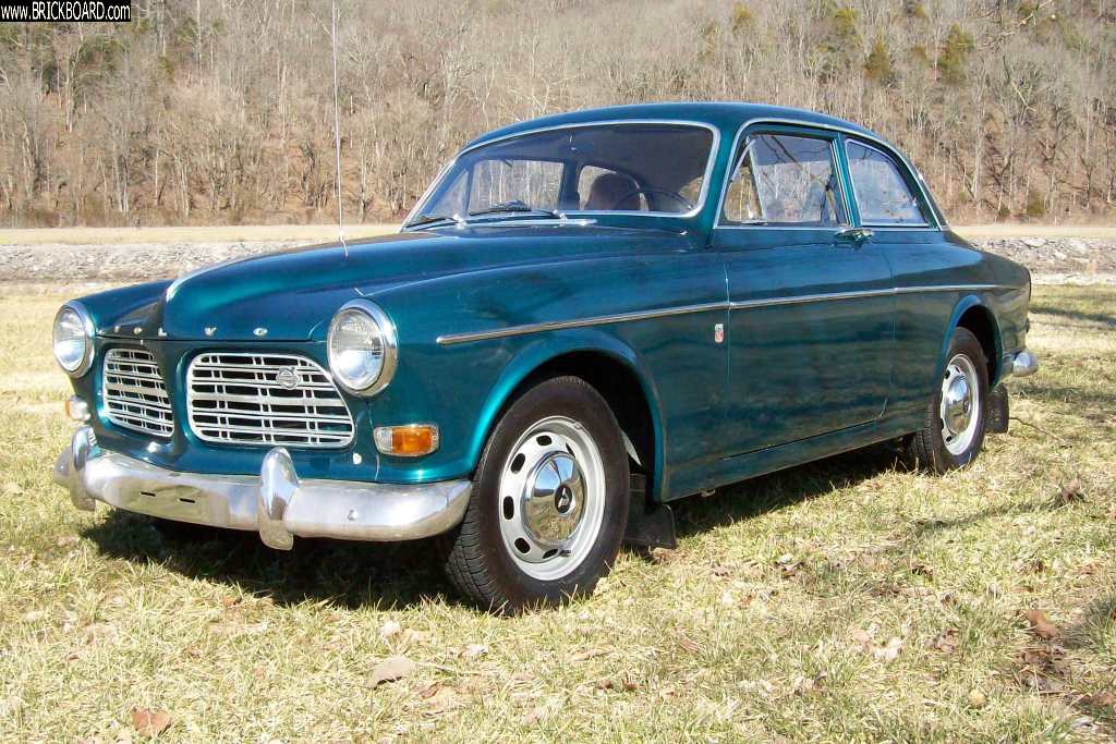 Volvo 120-130 -- Laguna Green Metallic (early 90's BMW color)