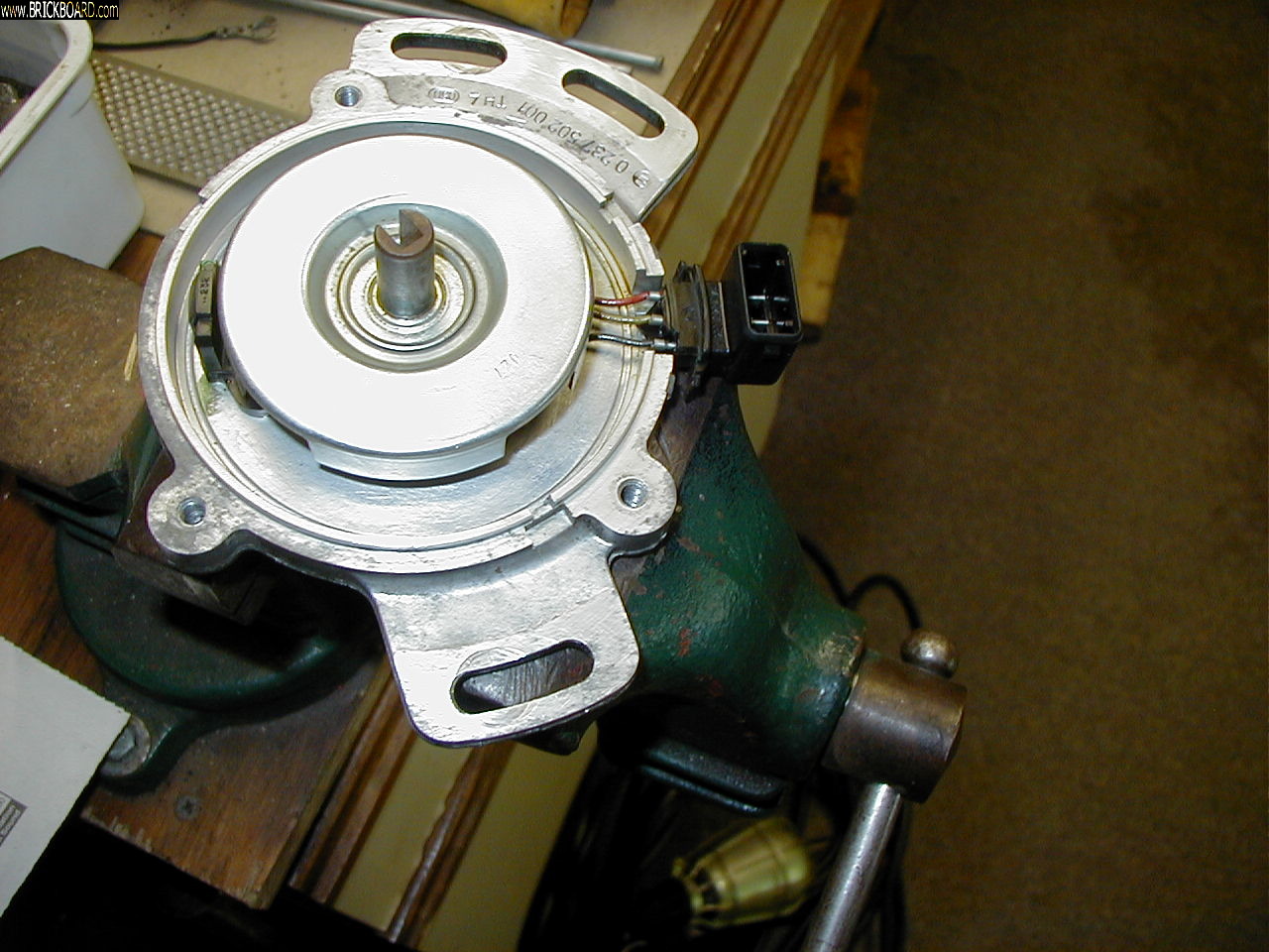 Volvo  -- 1986 745T Broken dist. piece
