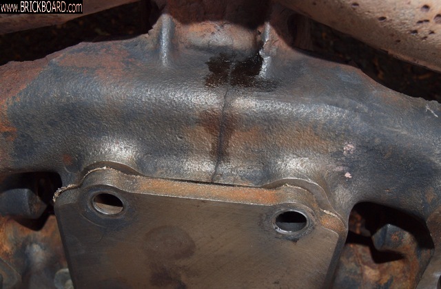 Volvo 140-160 -- Manifold crack