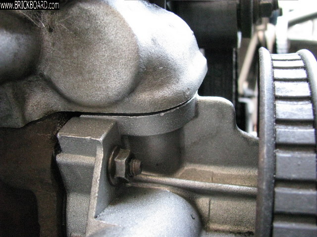 Volvo  -- 1991 740 water pump seal cleaned