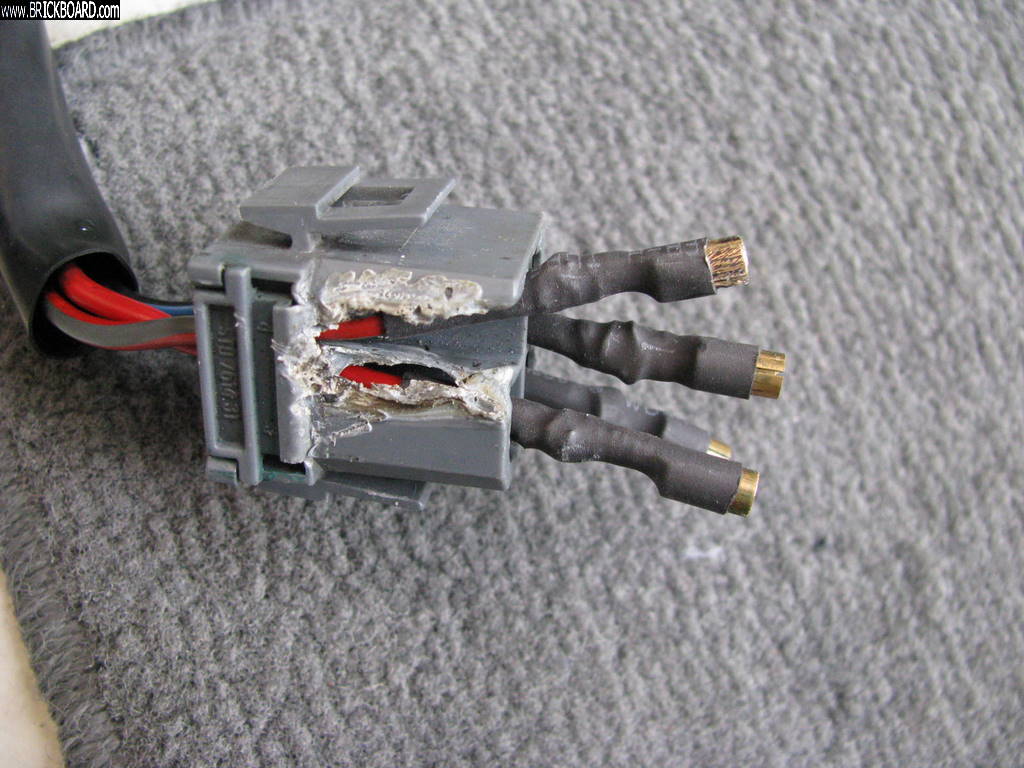 Volvo  -- 1991 RSR relay connector burnt
