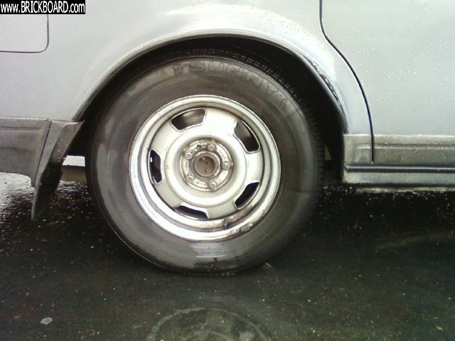 Volvo  -- 86 240 Steelie