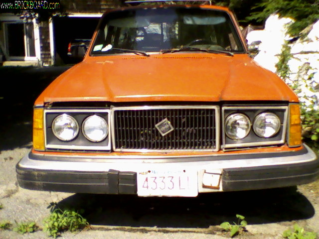 Volvo  -- 1979 245 custom novice paint job