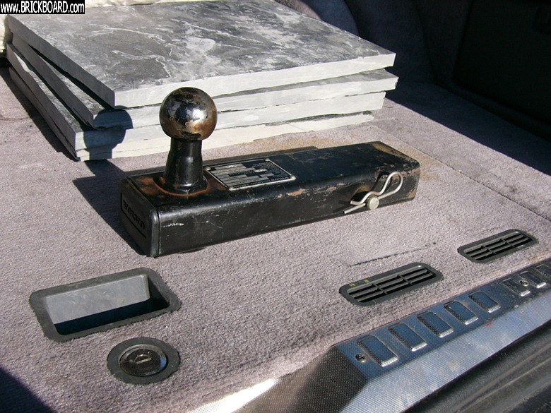 Volvo 900 -- OE hitch on a 945