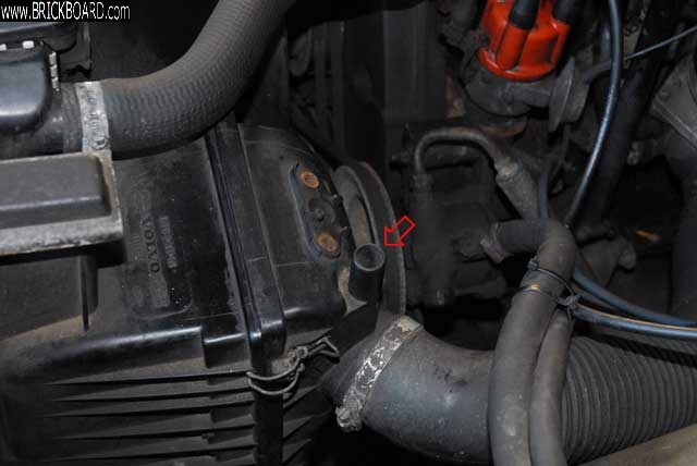 Volvo 200 -- 240 B200E missing a hose?
