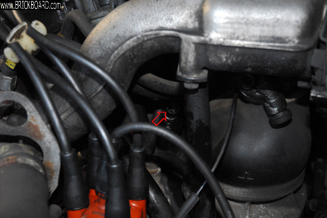 Volvo 200 -- 240 B200E other end of missing hose?