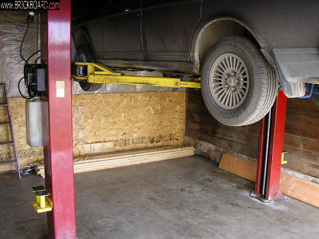 Volvo 200 -- I hate jack stands