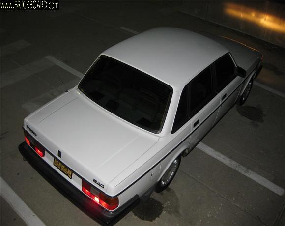 Volvo 200 -- 1993 white VOLVO 240