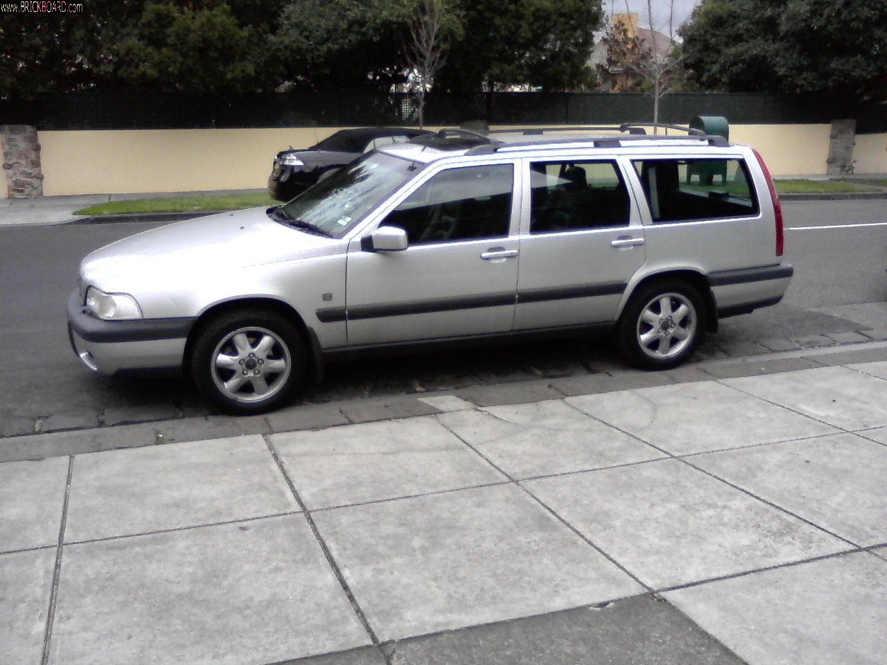 Volvo  -- V70 XC AWD