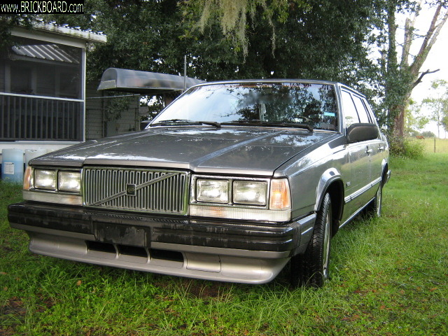 Volvo  -- 88 740 GLE