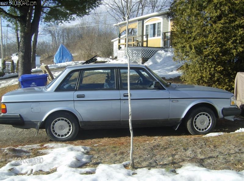 Volvo  -- 1991 Volvo DL 