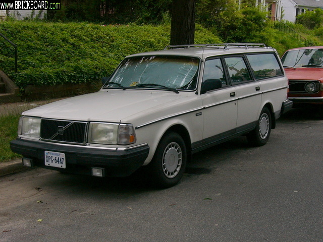 Volvo 200 -- 1989 245