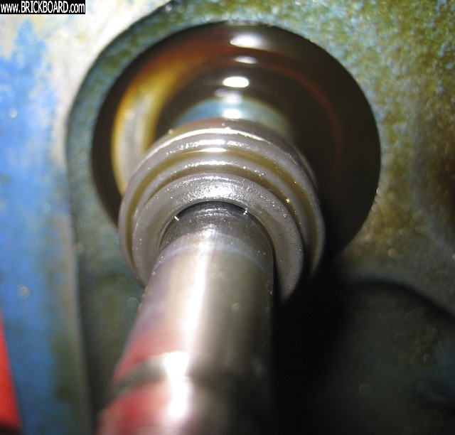 Volvo  -- cylinder 1 exhaust valve seal play