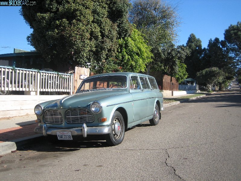 Volvo  -- 220 