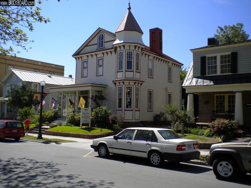 Volvo 900 -- Howard House New Bern NC for their tricentennial celebration