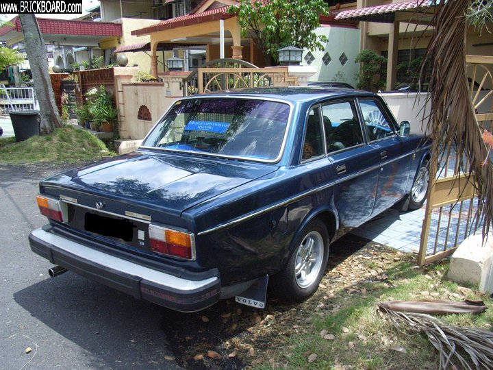 Volvo 140-160 -- 1974 Volvo 144