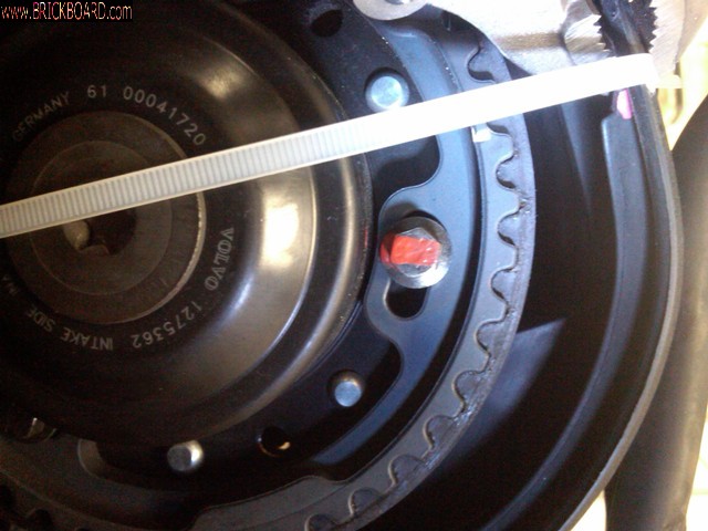 Volvo  -- 2000 S70 intake cam pulley marks