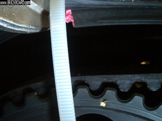 Volvo  -- 2000 S70 exhaust cam pulley marks (wrong)