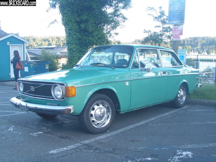 Volvo  -- 1973 142E
