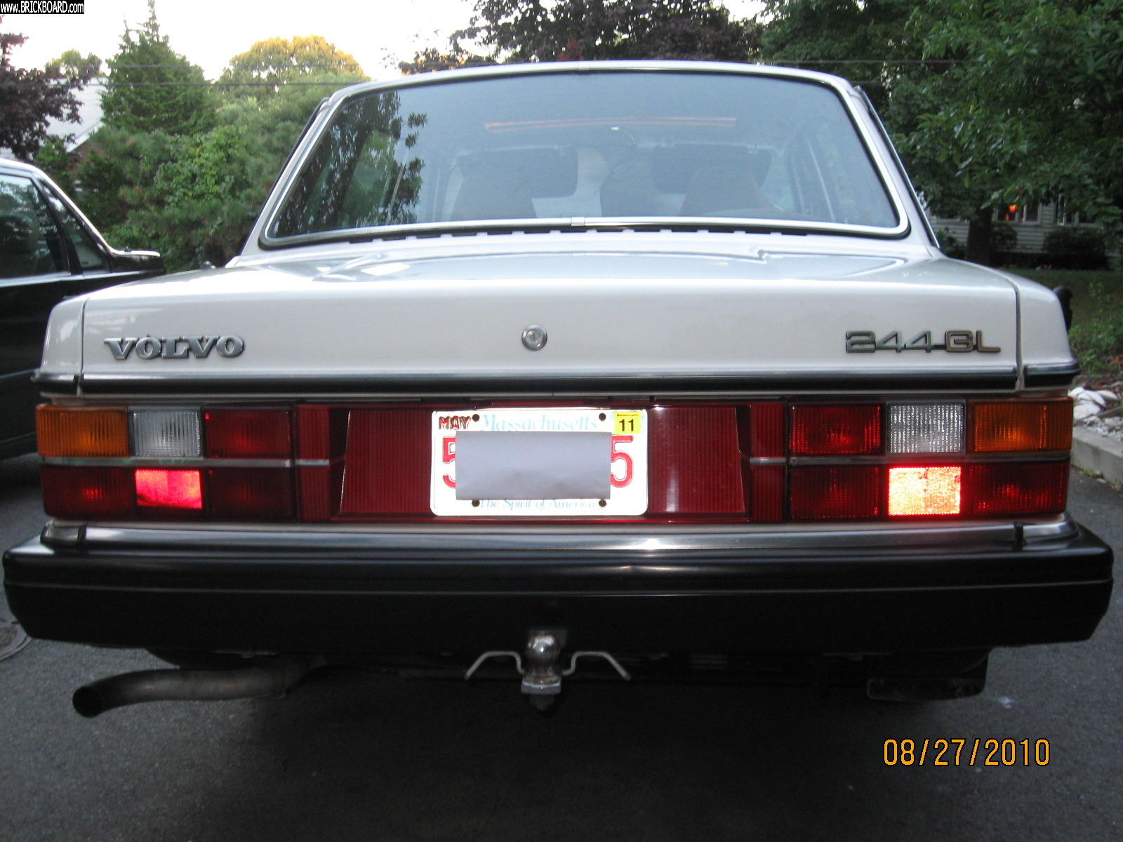 Volvo 200 -- 1983 244 GL