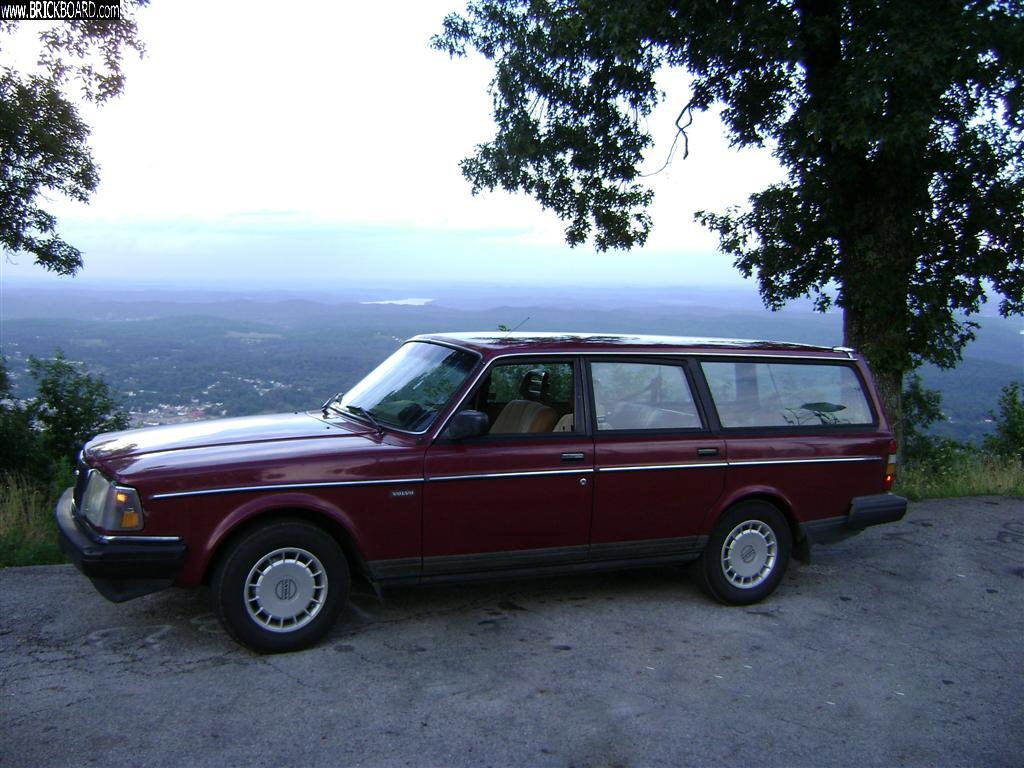 Volvo 200 -- 240