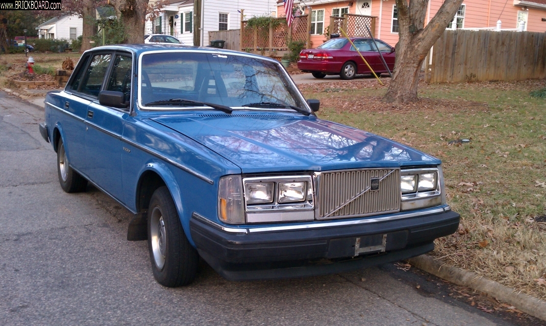 Volvo 200 -- 1985 Volvo 240 DL