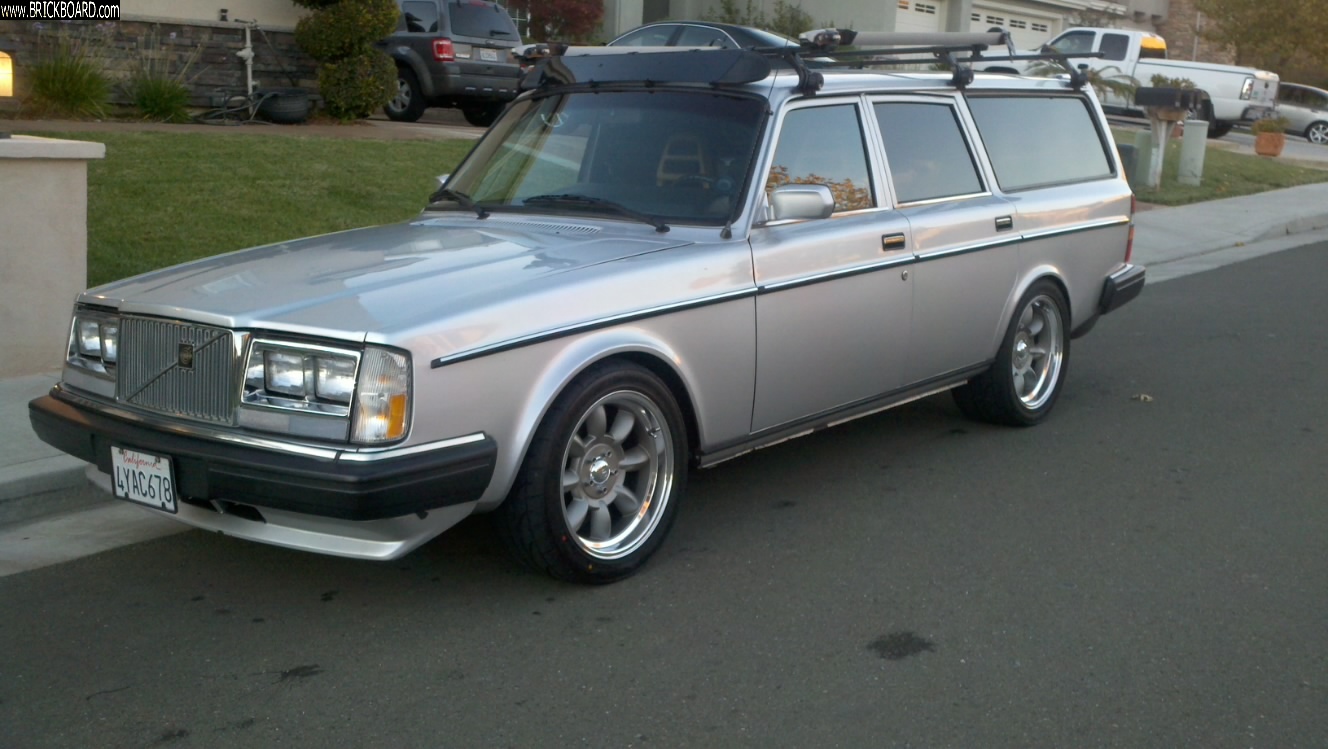 Volvo 200 -- 82 245 V 8
