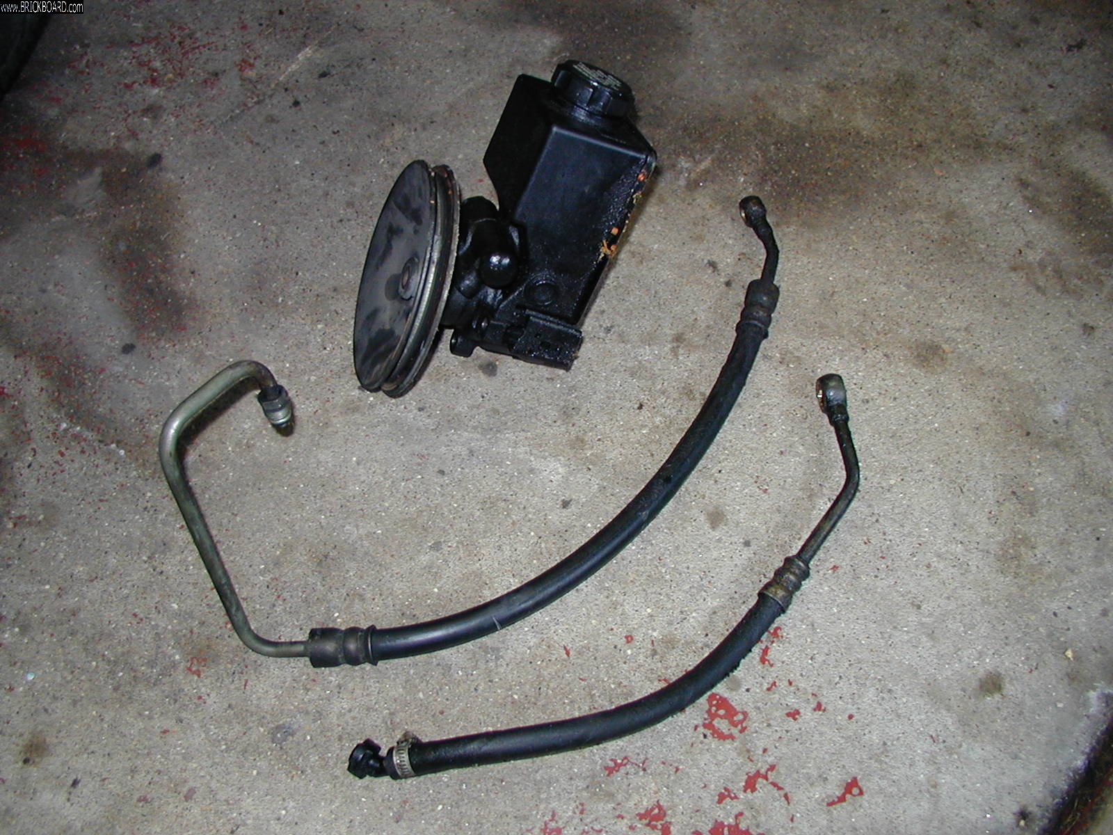 Volvo 200 -- Volvo 240 steering pump & hoses