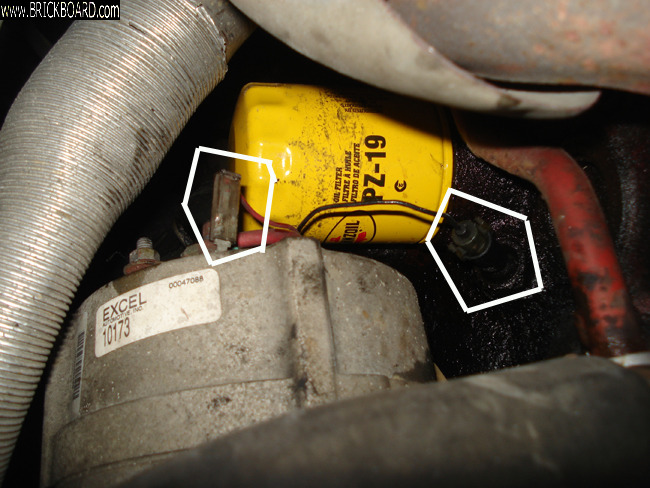 Volvo 200 -- oil pressure sensor
