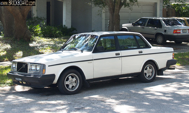 Volvo 200 -- 1983 244t