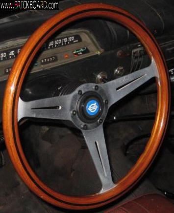 Volvo 120-130 -- Nardi wheel in the 122