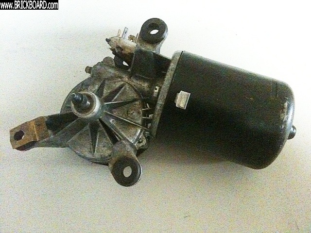Volvo 140-160 -- 71 142e volvo wiper motor